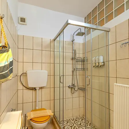 Apartman Kirki *